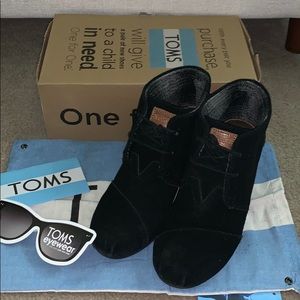 Black Desert Wedge  TOMS
